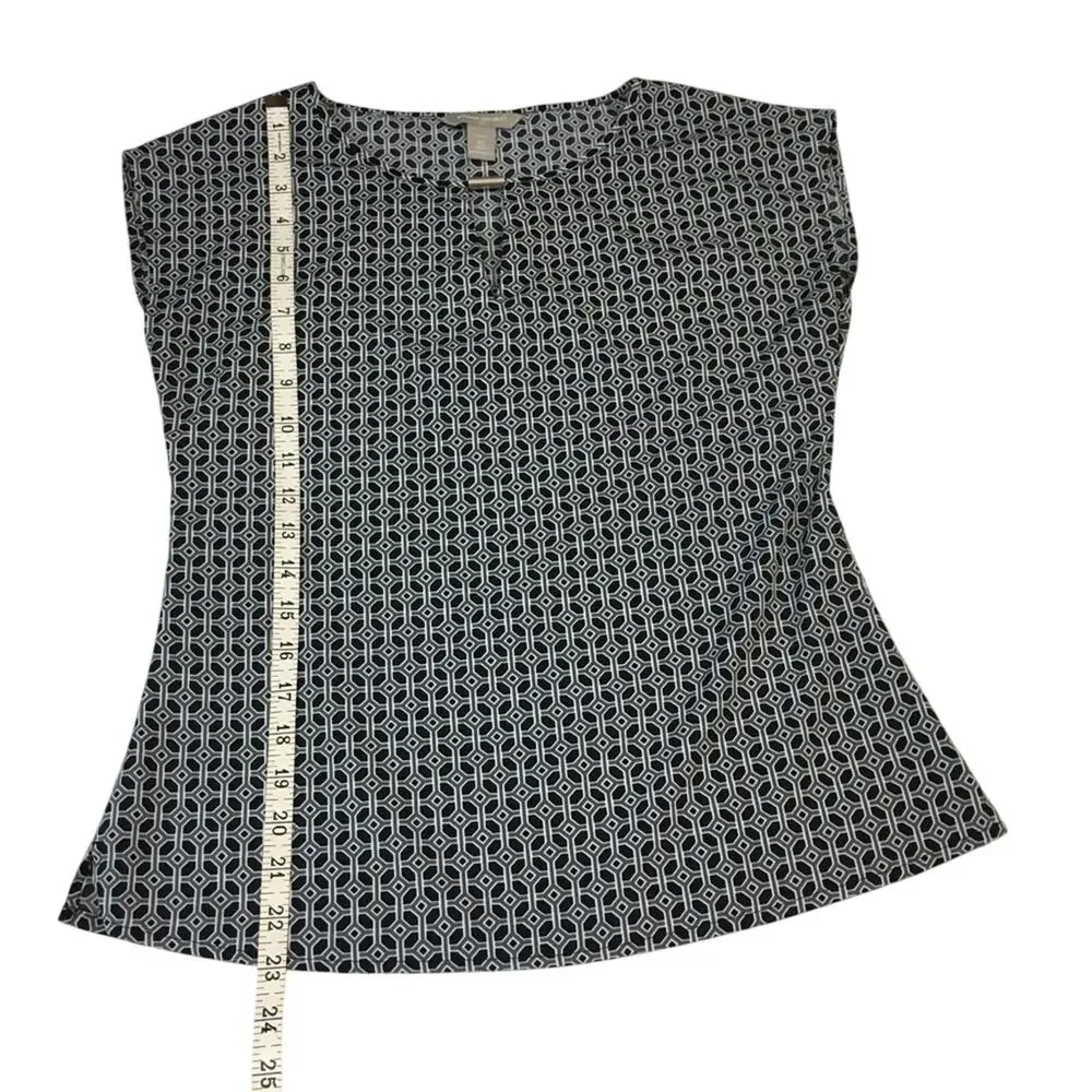 Banana Republic Black Gray Geometric Trellis Print Popover Top Split Scoop Neck